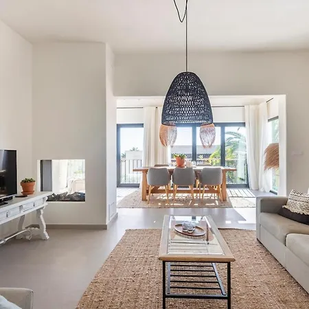 Casa Indigo, Beautiful With Panoramic Sea Views! Holiday home *